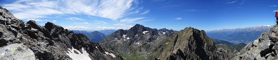 Dal Pizzo del Diavolo di Malgina (2926 m) scendendo in Valmorta